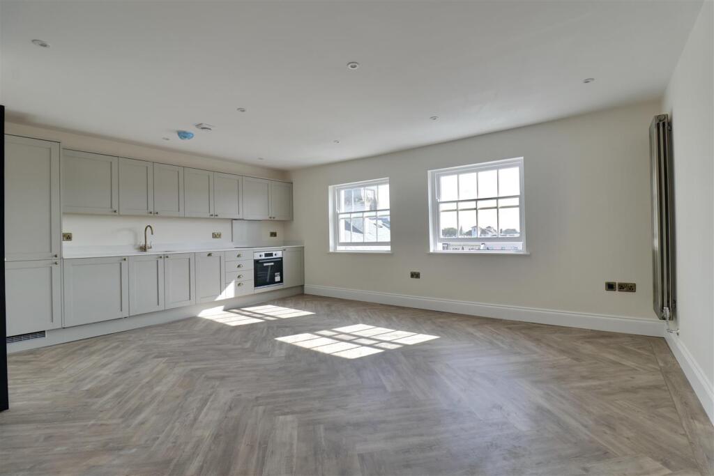 Apartment in Portsmouth - View 4