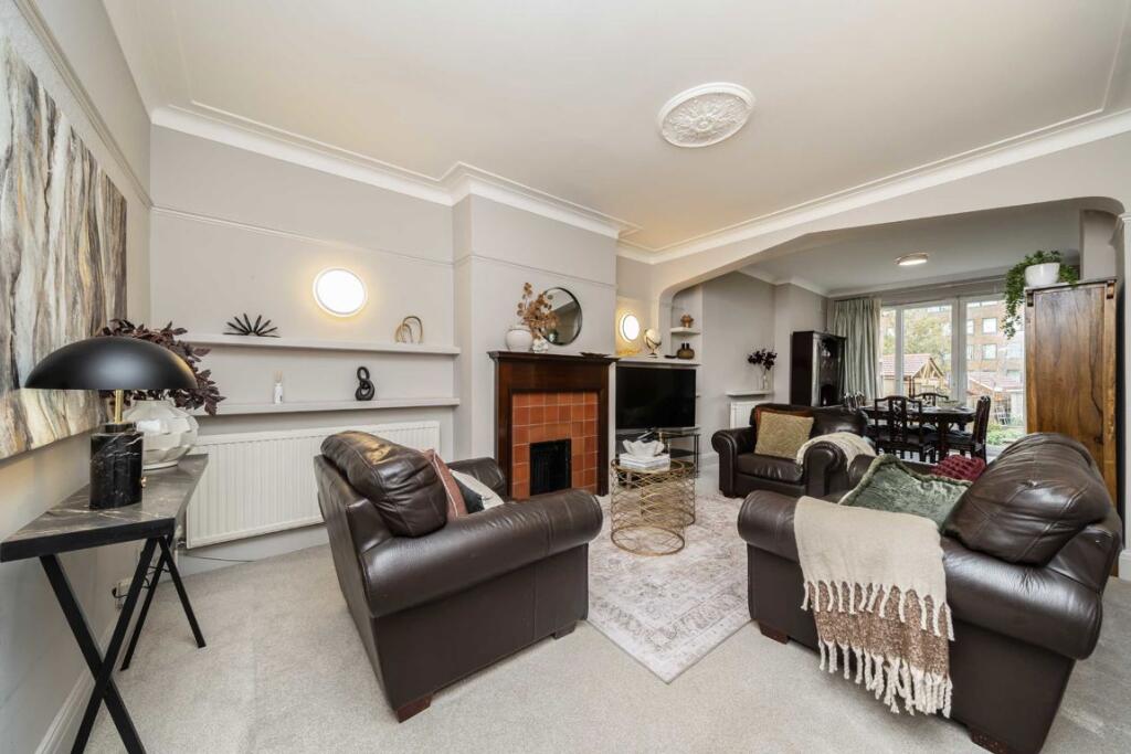 House in London - View 2