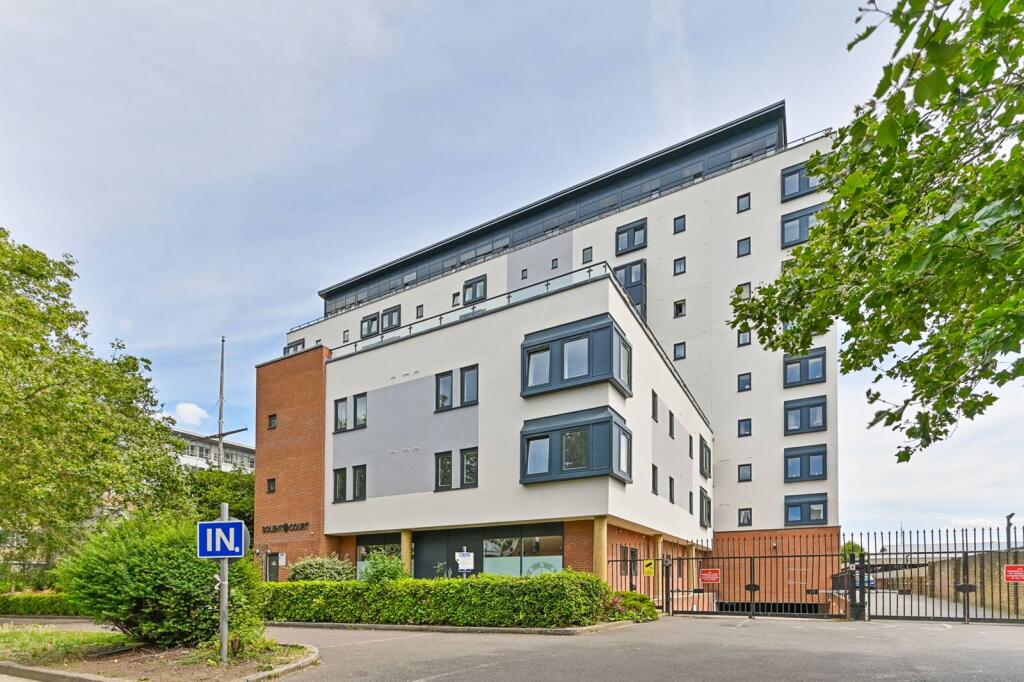 Main image of property: London Road, Norbury, London, SW16