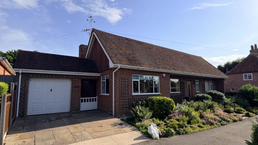 House in Canterbury, Fordwich - More