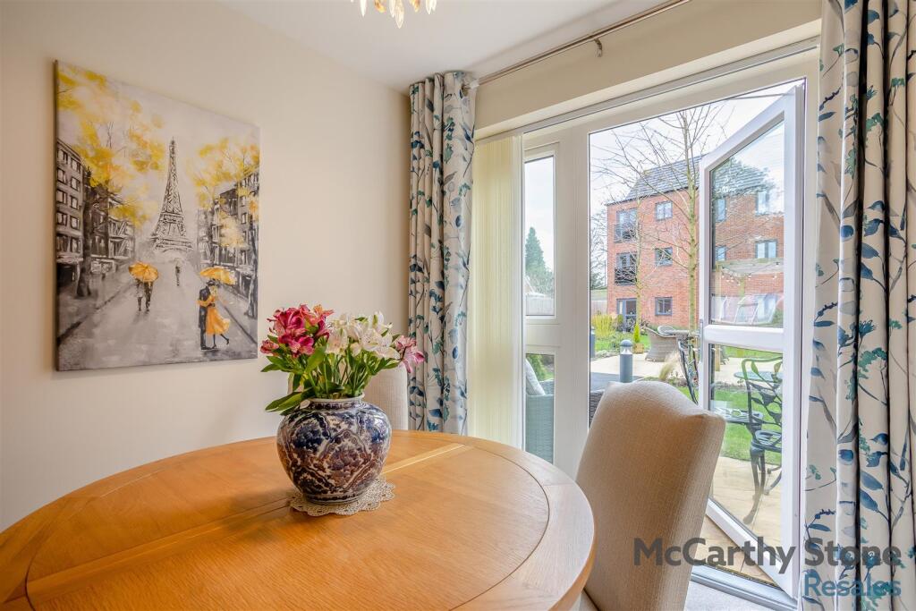 Balshaw Court Burlington Gardens Leyland PR25 3EX photo 2