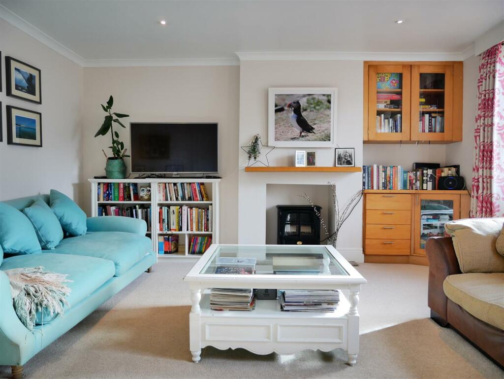3-bed terraced on Curzon Street, Calne, £318,500