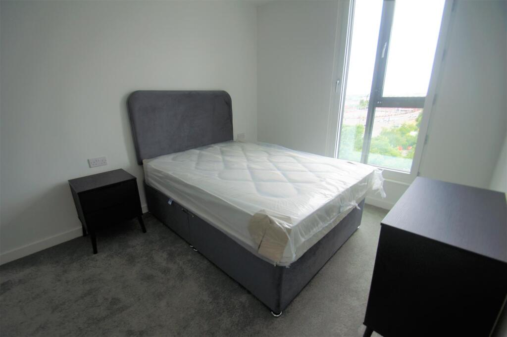 Apartment in Trafford, Greater Manchester - View 5