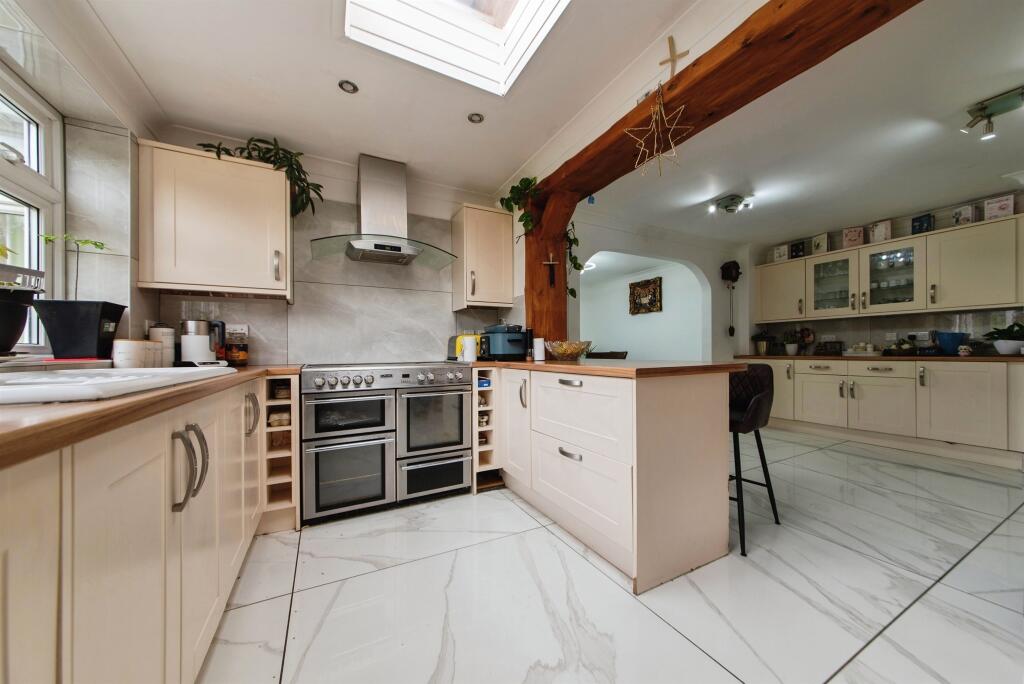 Woodfield Close, Spalding - View 2