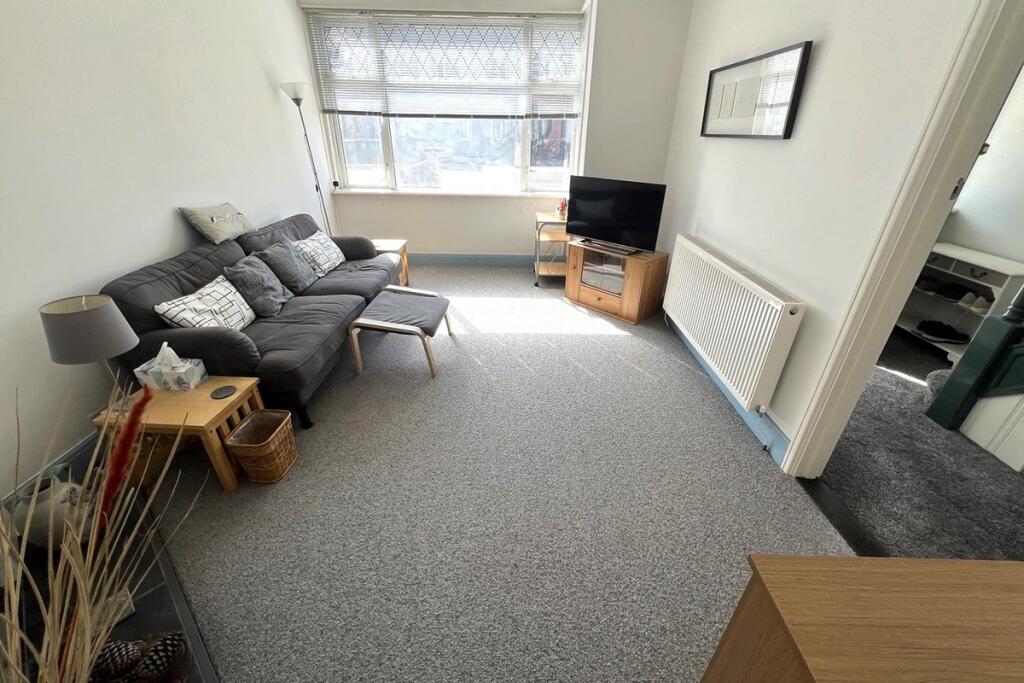 House in Portsmouth - More