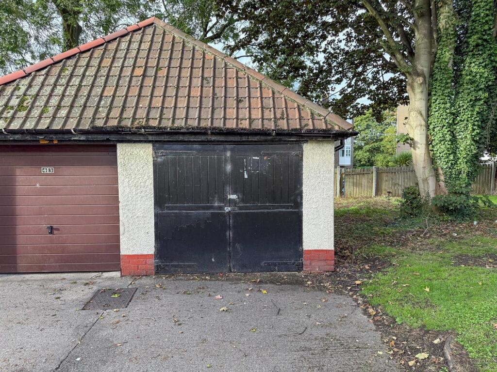 Garage, Sandringham Drive, Alwoodley, West Yorkshire. - View 4