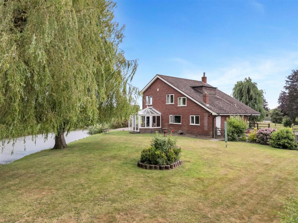 Main image of property: Twycross Road, Snarestone