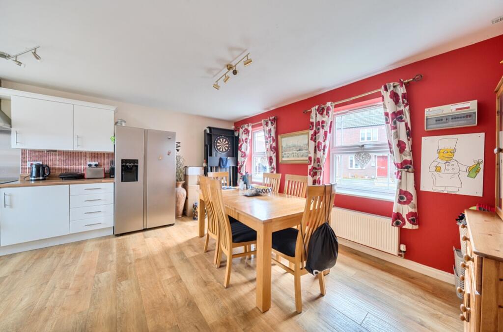 House in Grimsby, Scartho Top - View 5