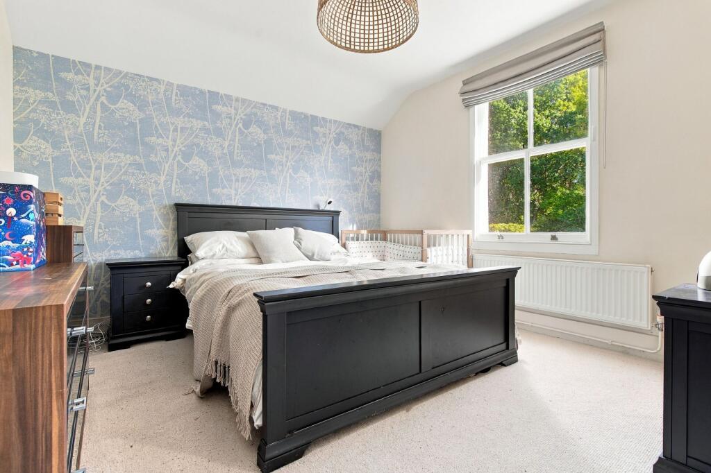 House in Winkfield, Bracknell Forest - View 5