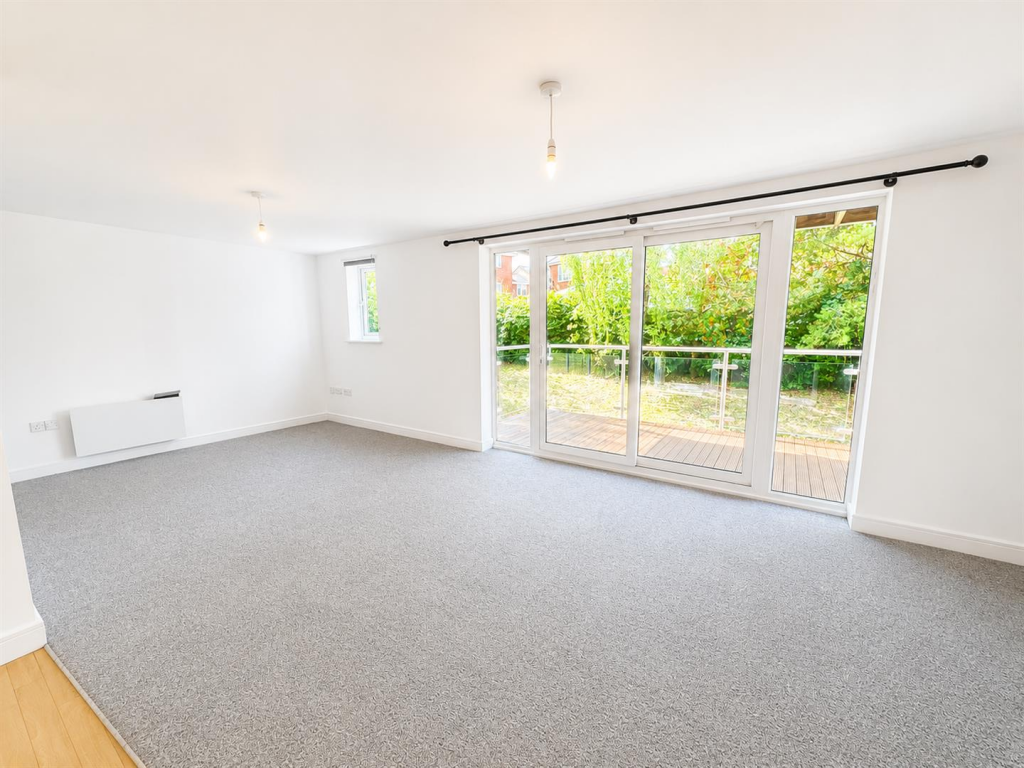 Apartment in Luton - View 4
