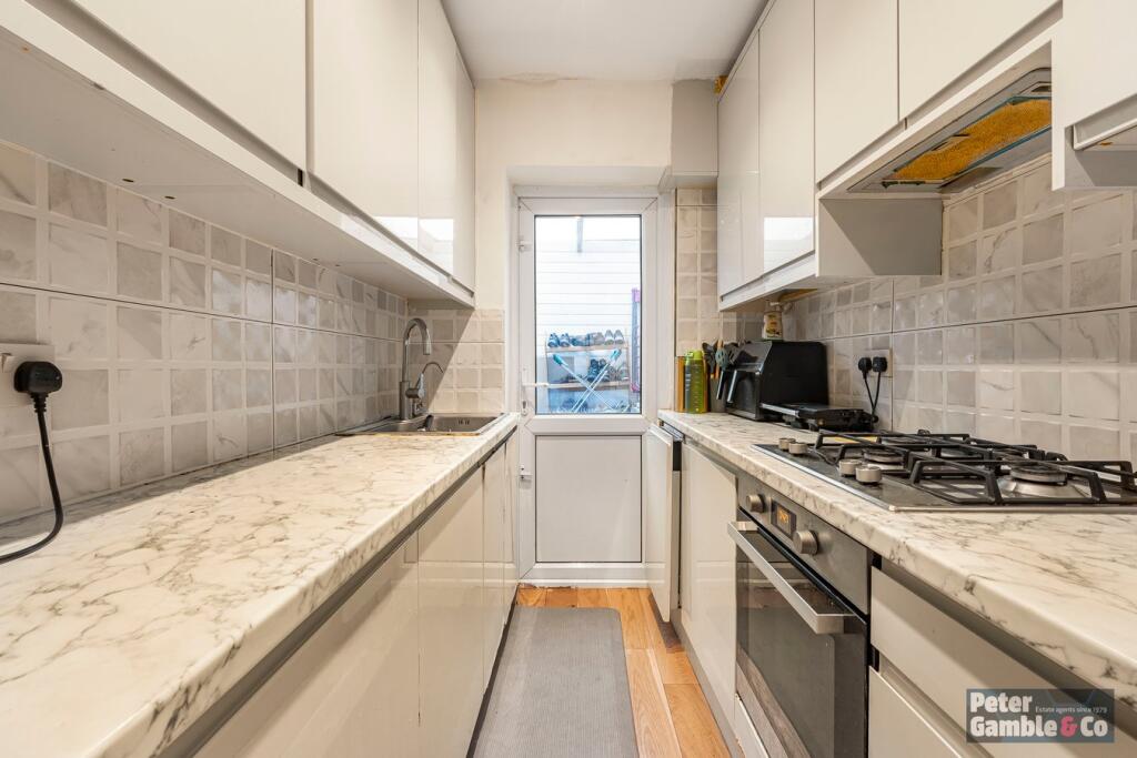 House in London - View 3
