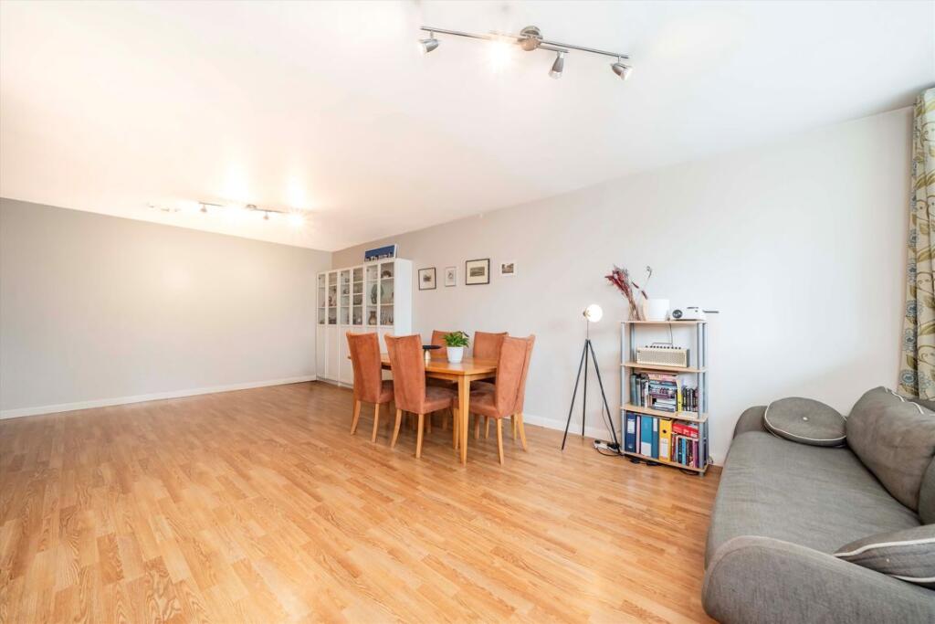 Apartment in London - View 4