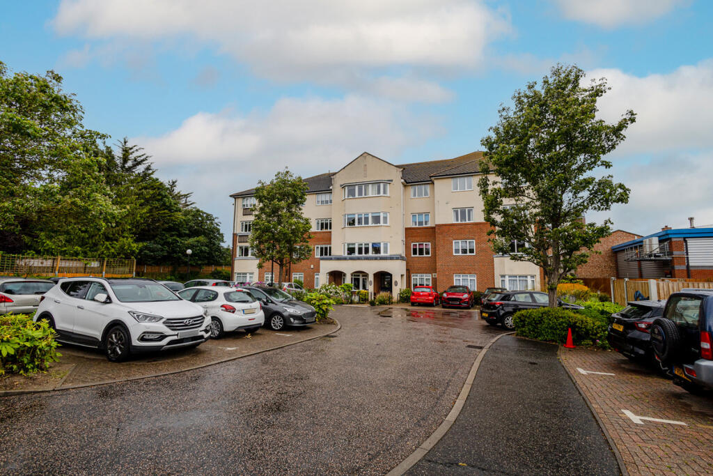 Main image of property: Crowstone Road, Westcliff-on-sea, SS0
