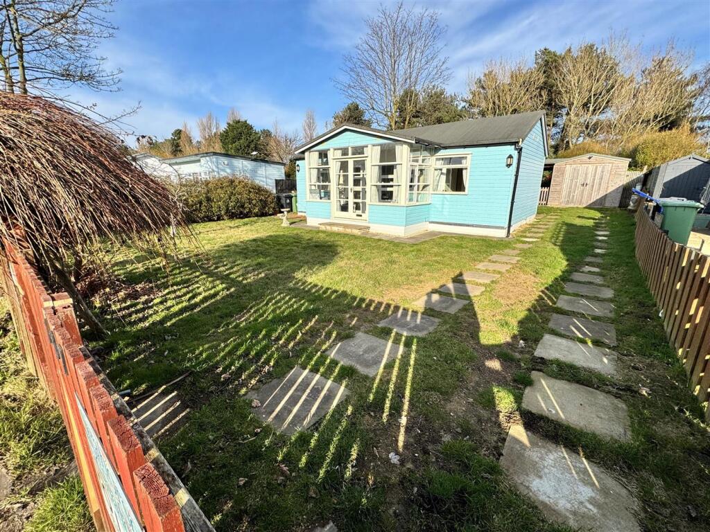 Main image of property: Humberston Fitties, Humberston, Grimsby, N.E. Lincs, DN36 4EZ