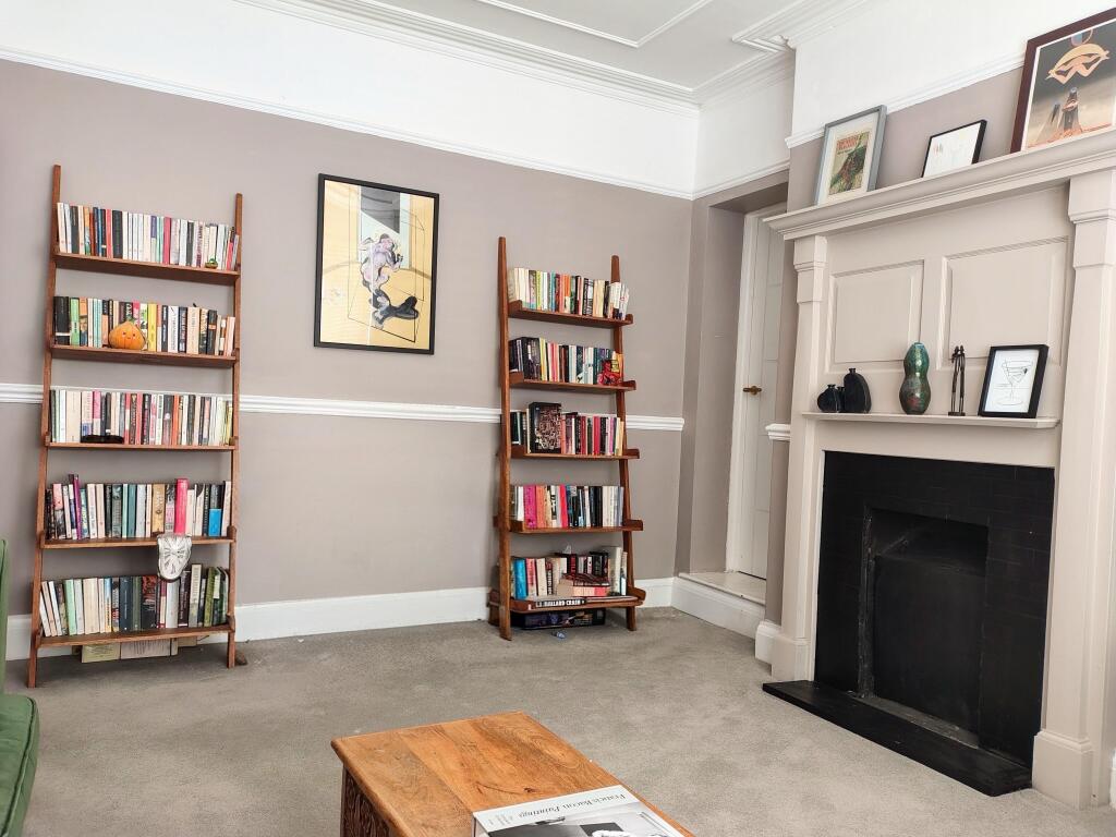 Apartment in Cardiff, Penylan - More