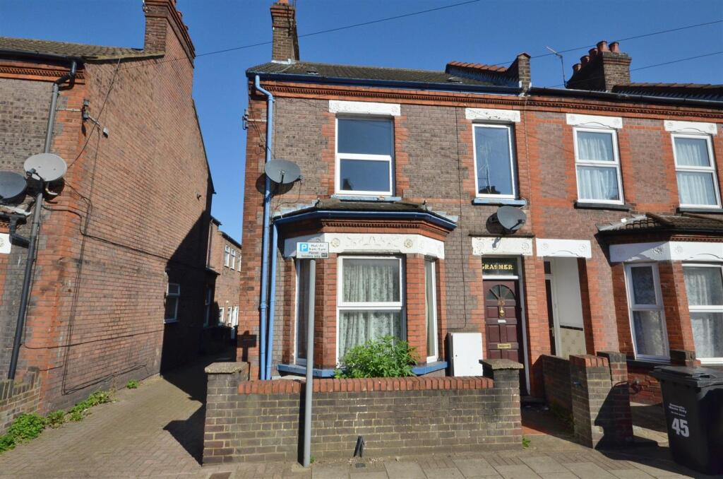 Main image of property: Reginald Street, Luton