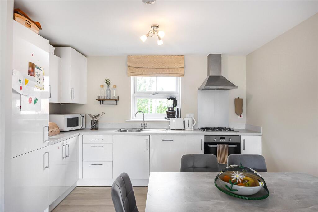 Apartment in Wokingham - View 3