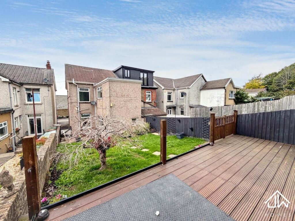 House in Newport - View 5