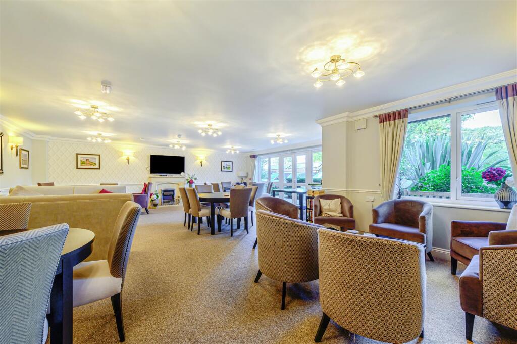 Sapphire Lodge, Nailsea, Bristol photo 2