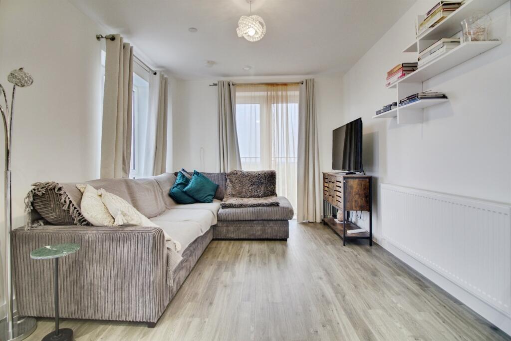 Additional image 6 of Hilltop Way, Hatfield