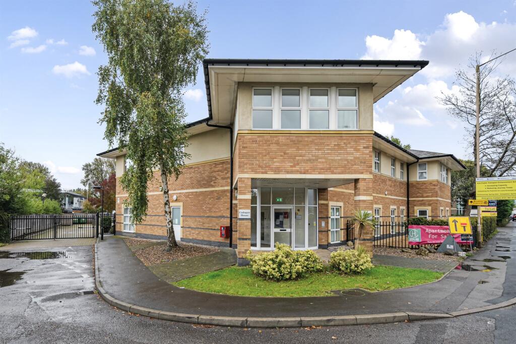 Main image of property: Cadogan House, Rose Kiln Lane, Reading, RG2