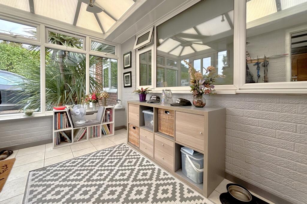 House in Southampton - More