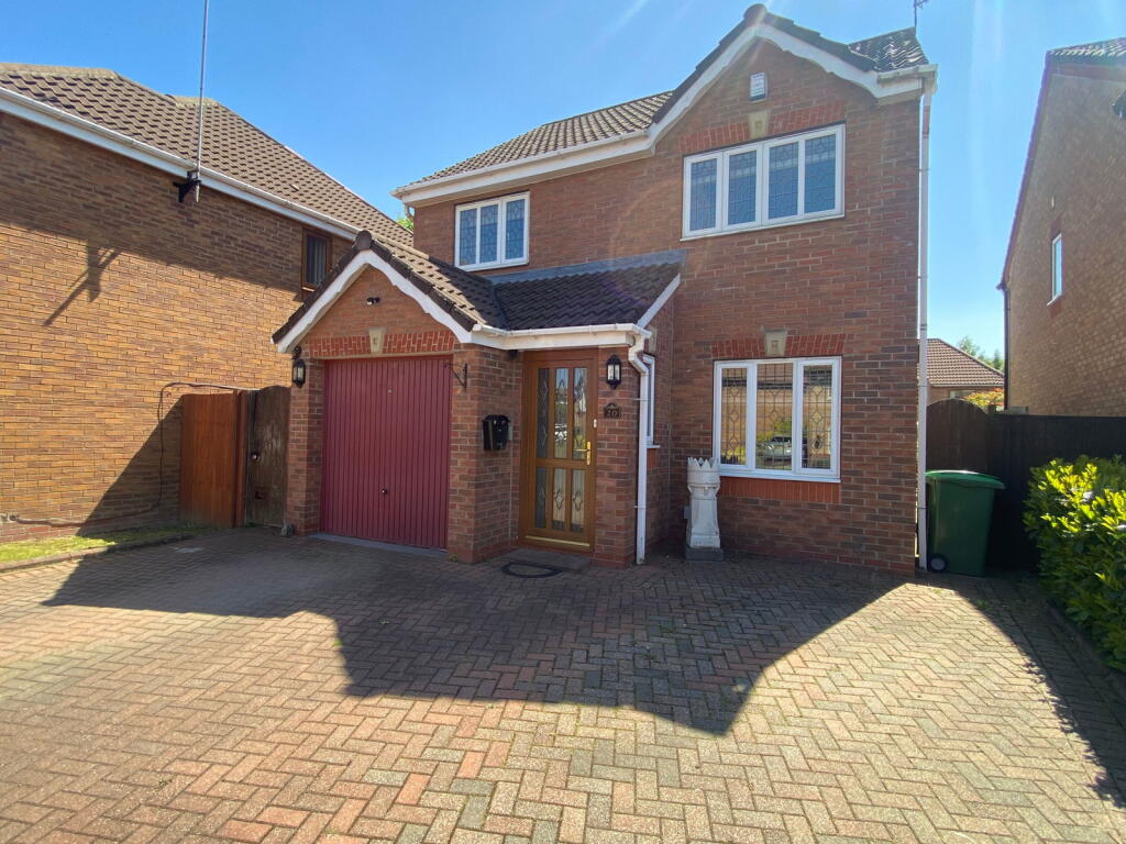 3-bed detached on 20 Cairnwell Road, Chadderton OL9 0NF, £357,000