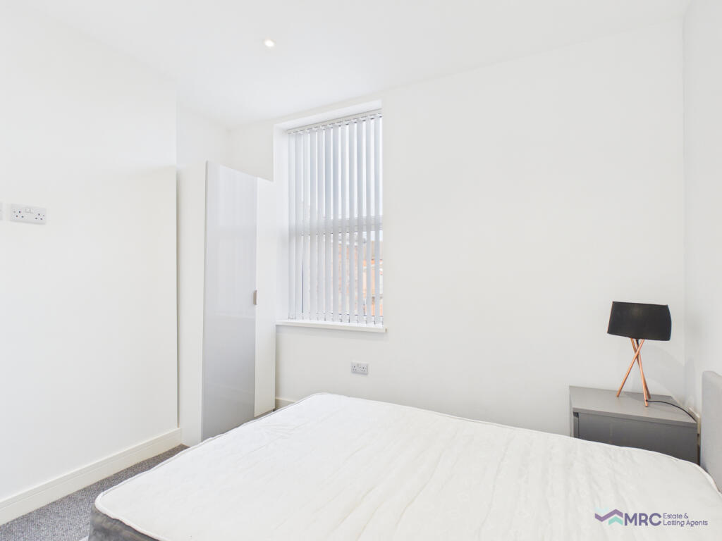 Main image of property: Room 4, Park Grove, Hull, HU5