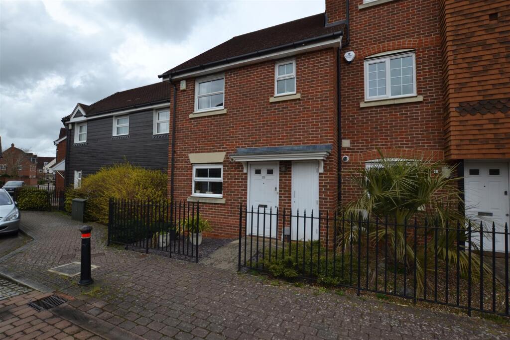 Main image of property: Giffard Lane, Fleet