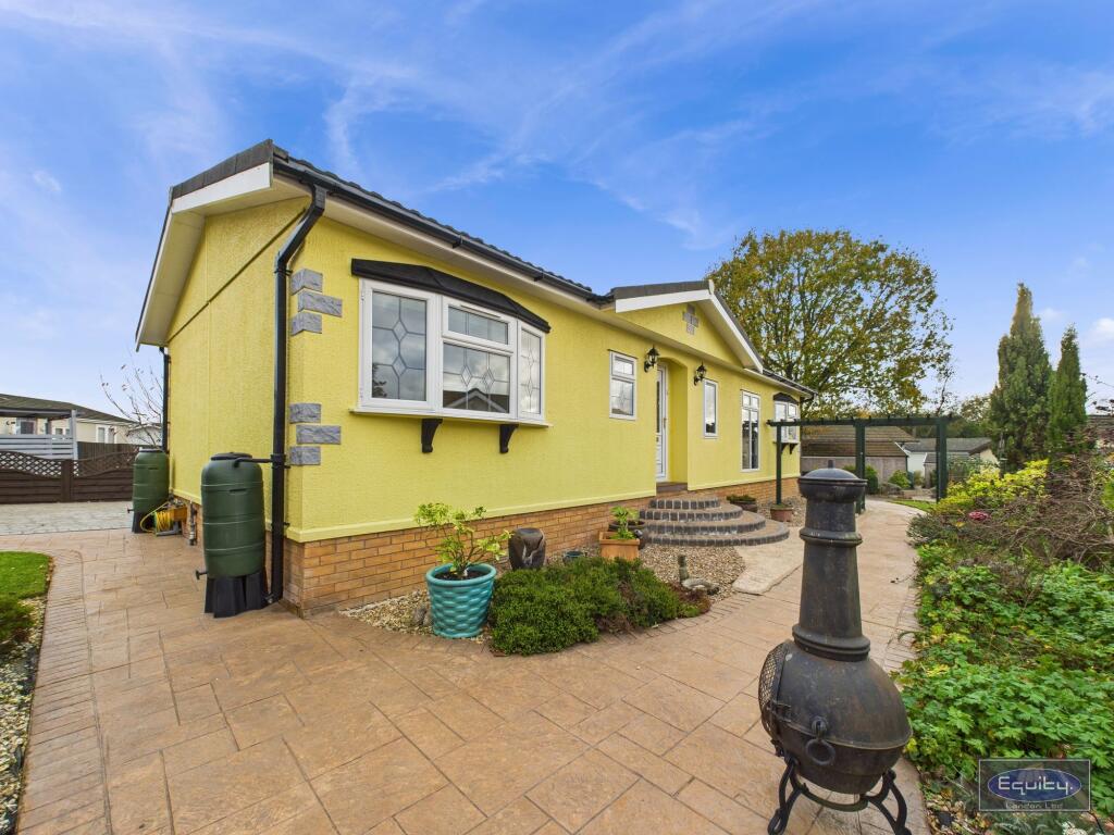 2-bed caravan on Lonsborough Gardens, Langham, LE15, £175,000