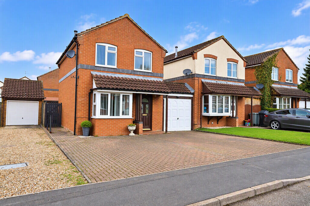 3-bed detached on College Park, Horncastle, £200,000
