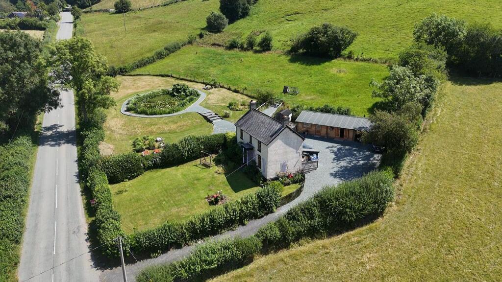 Main image of property: Pen-Y-Garnedd, Llanrhaeadr Ym Mochnant