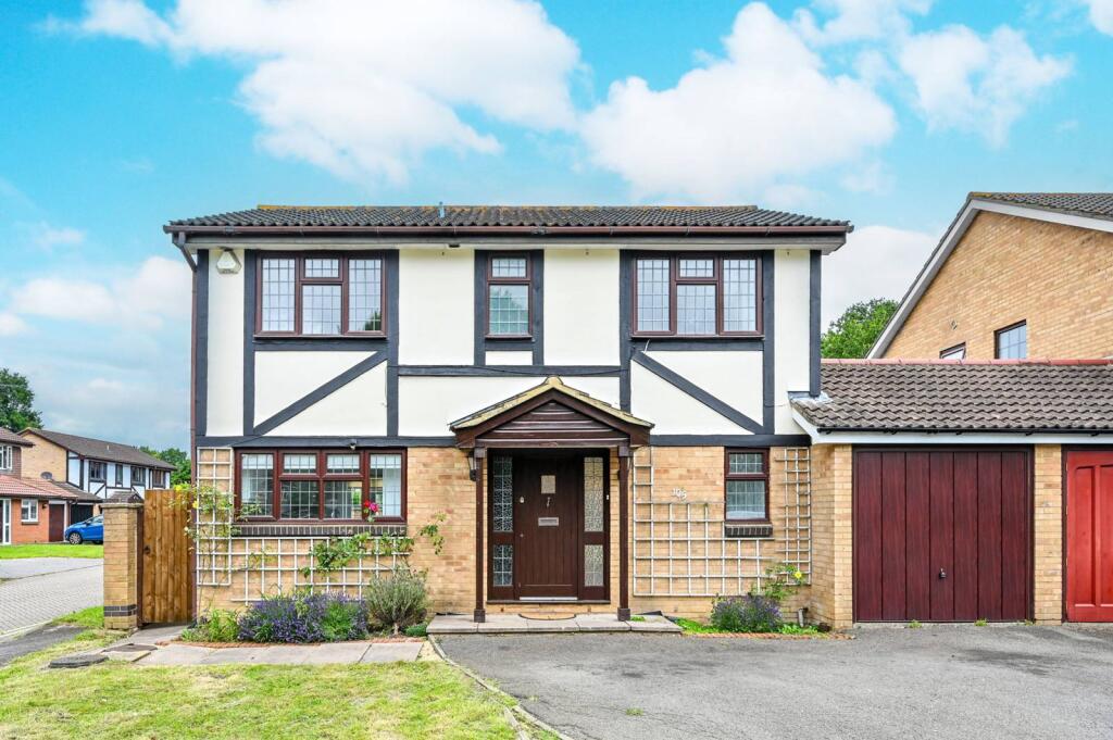 Main image of property: CHERTSEY, SURREY, KT16, Chertsey, KT16