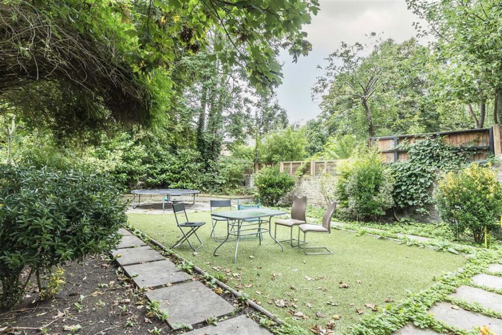 Apartment in London - View 4