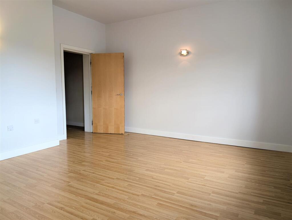 Apartment in Shrewsbury - View 5