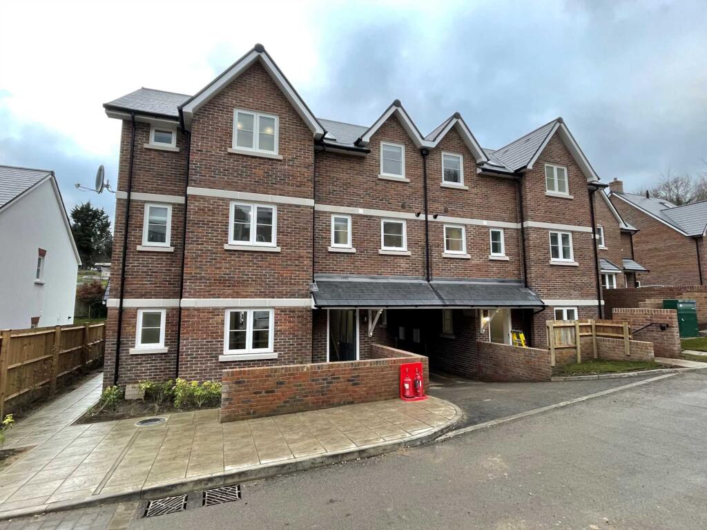 Main image of property: Walsham Close, Hemel Hempstead, Hertfordshire, HP1