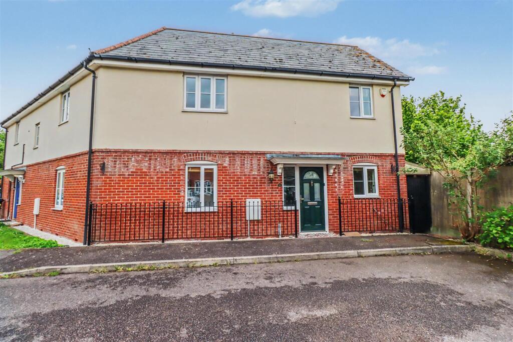 Main image of property: The Parks, Basildon
