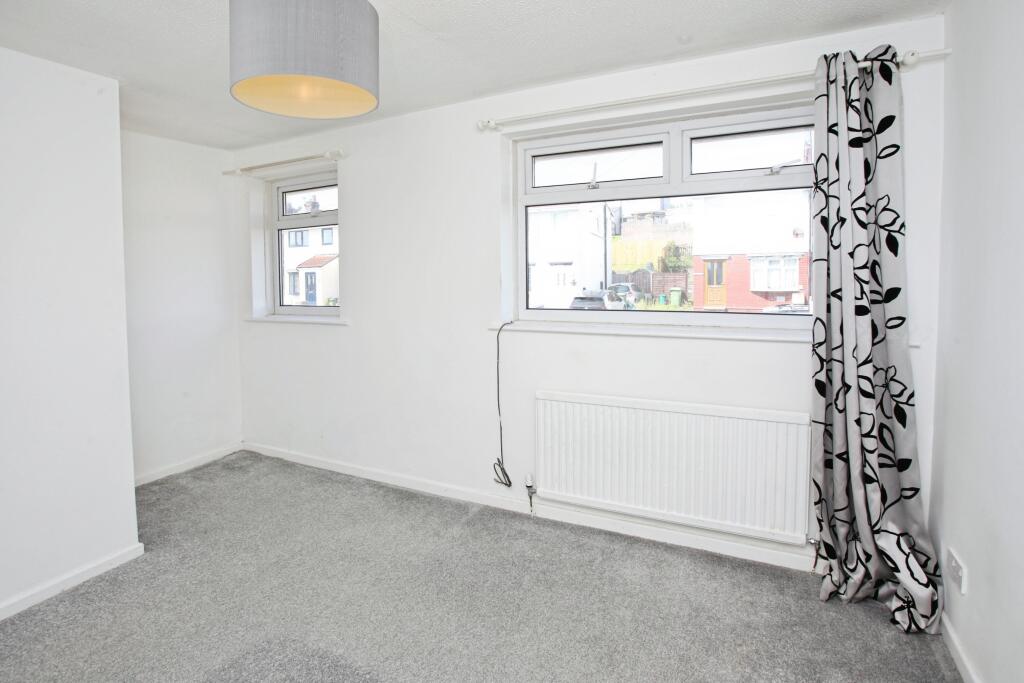 Meadow Rise, Pontyclun, CF72 photo 4