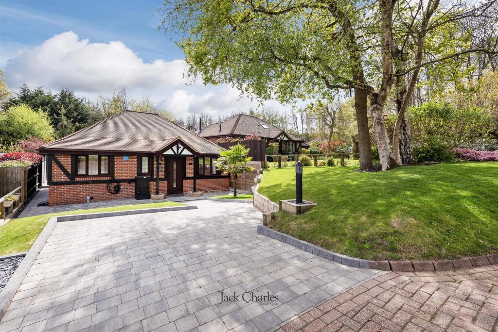 Main image of property: Oak Warren, Sevenoaks