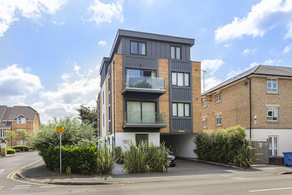 Main image of property: Kingston Road, Staines-upon-Thames, Surrey, TW18