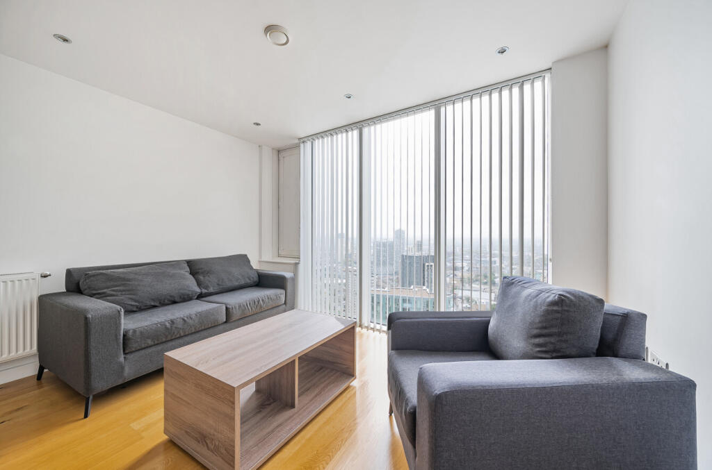 Main image of property: 158 High Street, London, E15