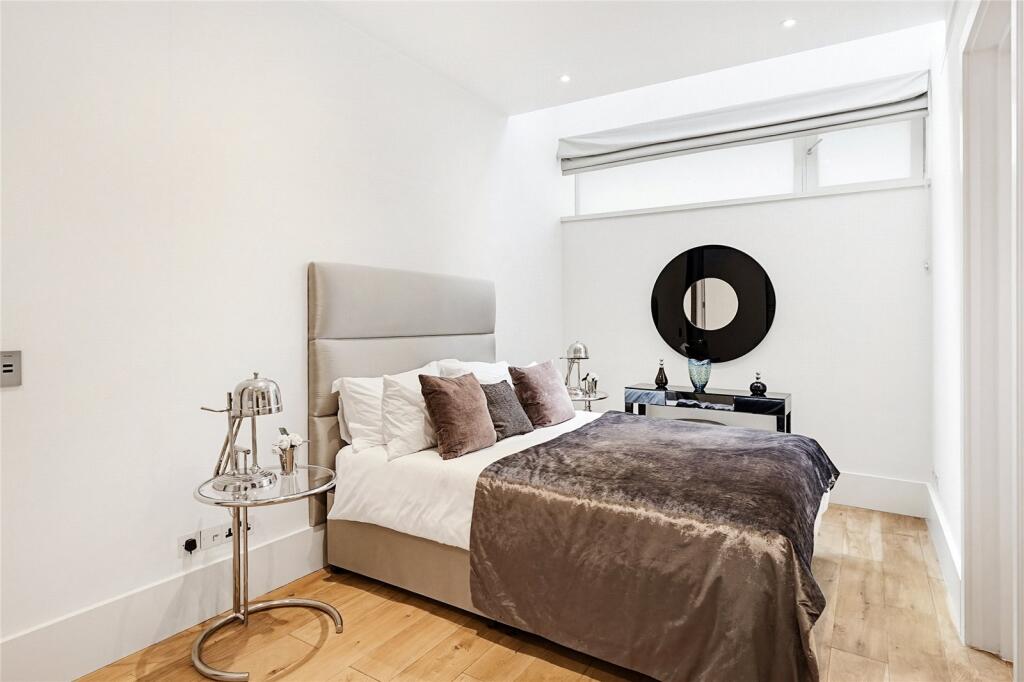 House in London - View 5