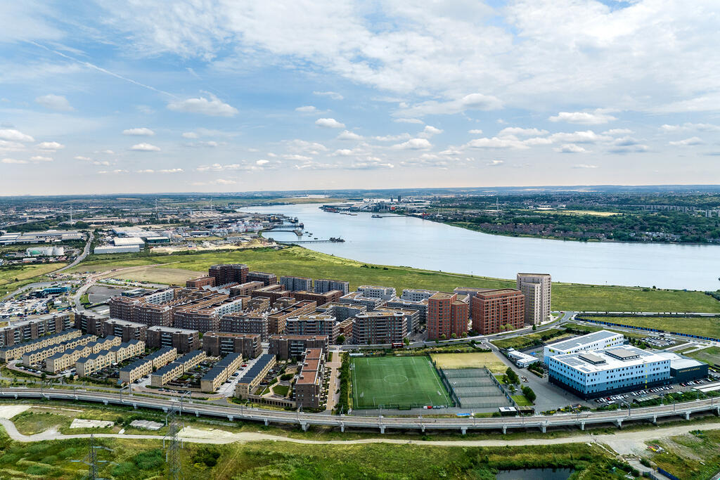 Apartment in Ilford - View 3