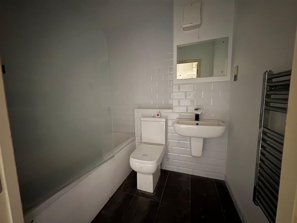 Apartment in Mid Sussex, Hassocks - More