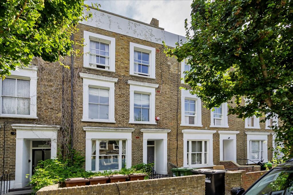 Apartment in London - More