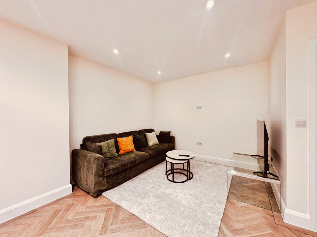 House in London - View 2
