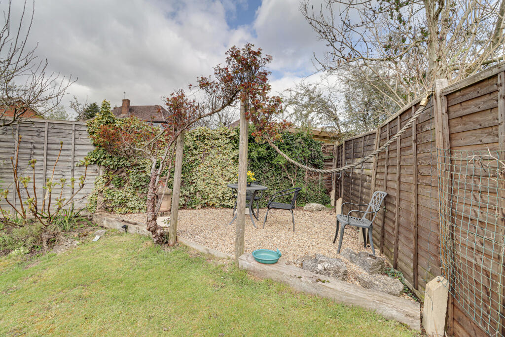 Additional image 18 of Meadow Walk, Harpenden, AL5