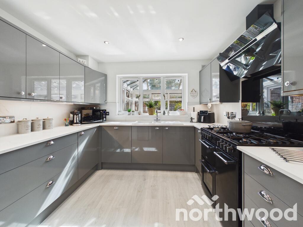 House in Ashford, Park Farm, Kingsnorth - More