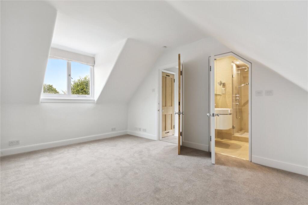 4 bedroom semi-detached house for rent