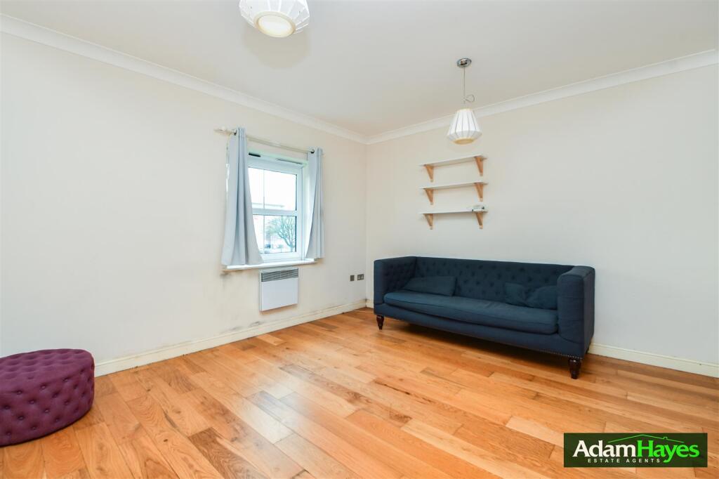 Apartment in London, Oakleigh Park, Whetstone - View 2